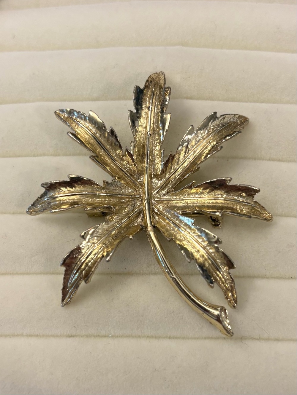 Leaf Brooch‎ Jewelry Gold Tone Pin Nature Classic Elegant